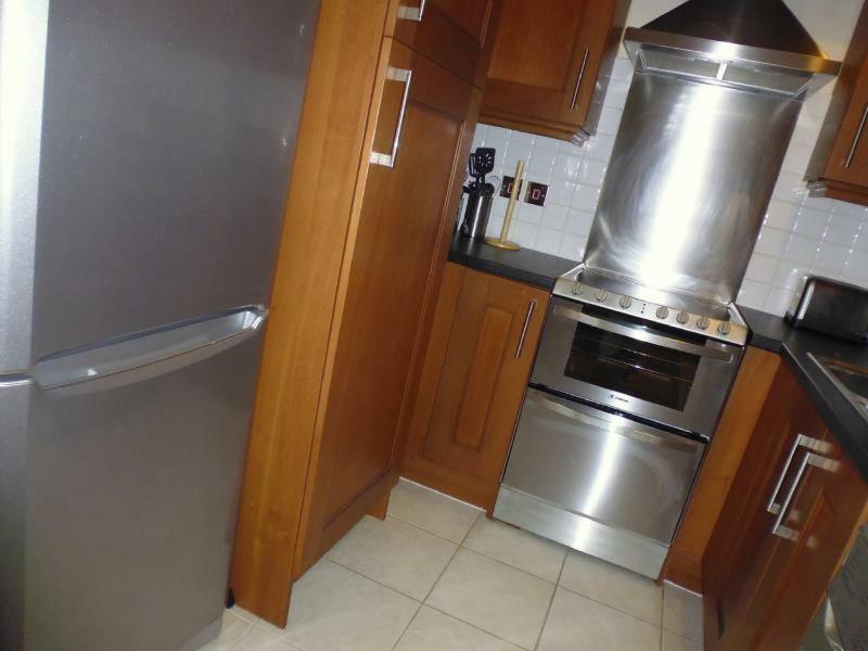 Walking Distance To , Close To Town Center Apartment