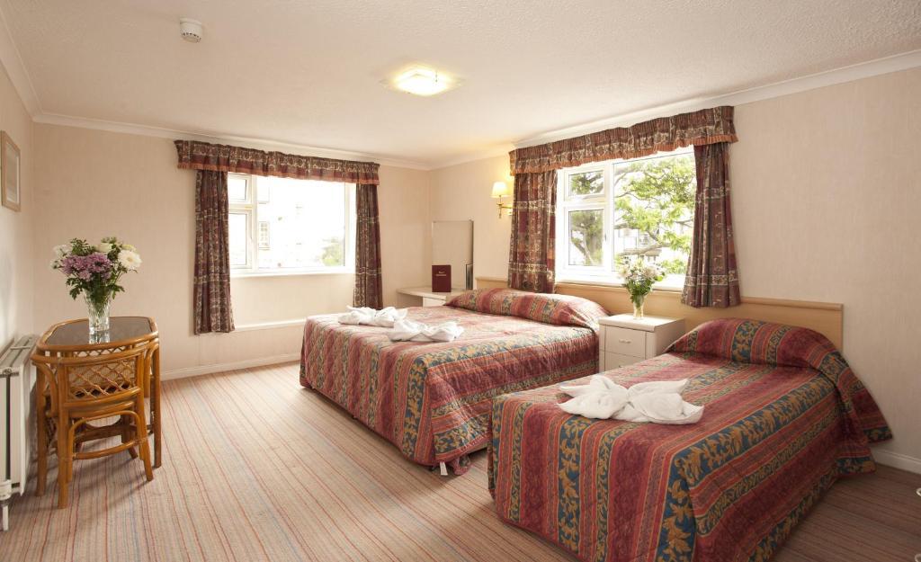 Denewood Guest house Bournemouth