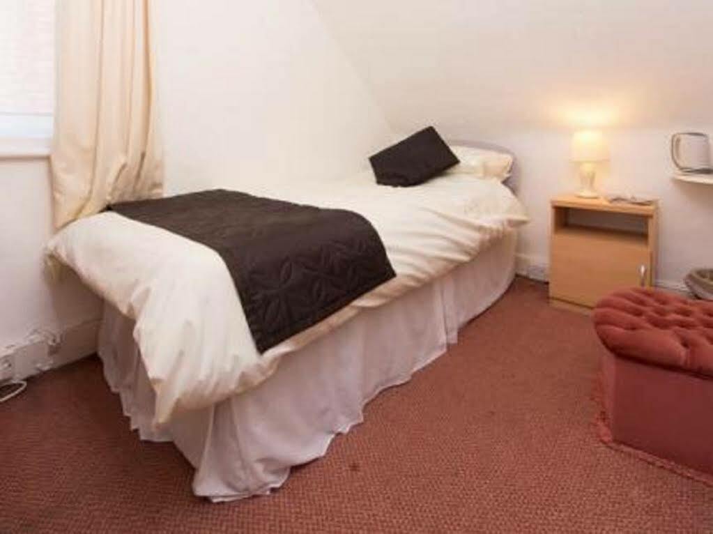 Sandy Bay Guest house 3*