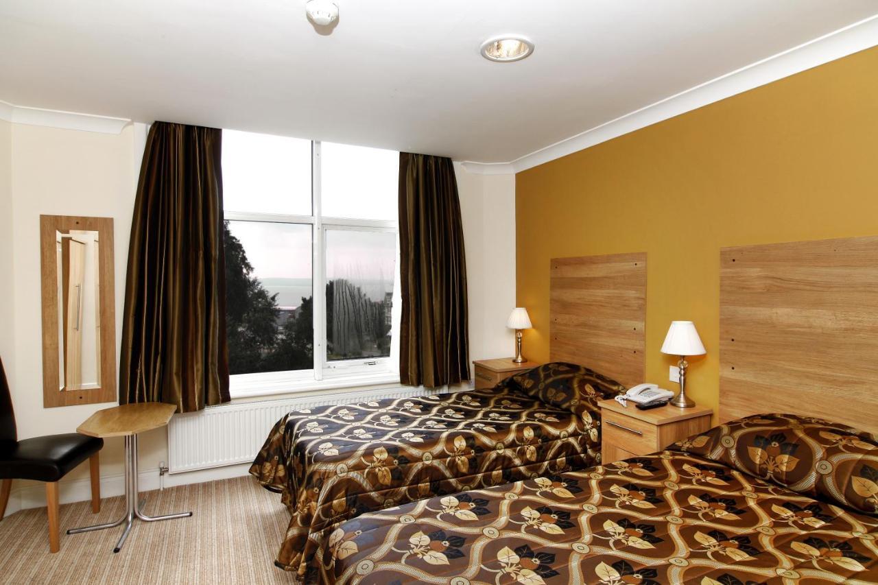 Russell Court Hotel 2*