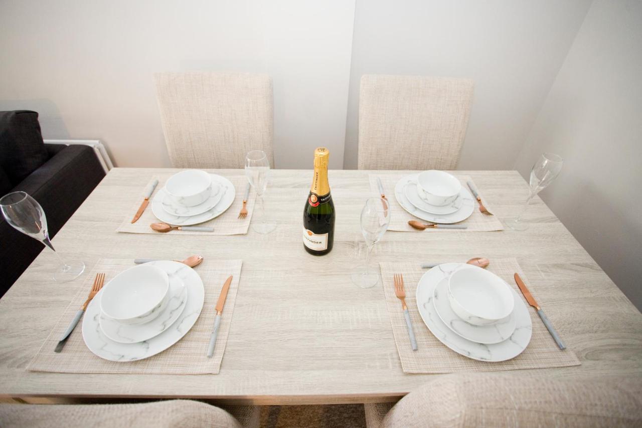 Apartment Chine Gardens - 2 Bedroom *