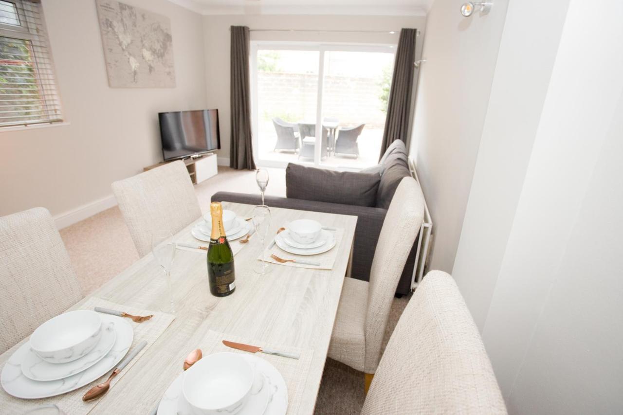 Chine Gardens - 2 Bedroom *