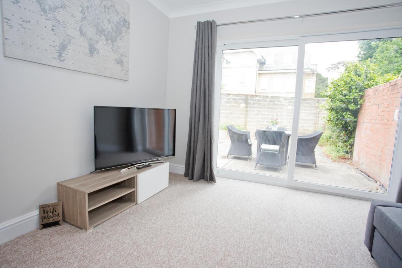 Apartment Chine Gardens - 2 Bedroom *