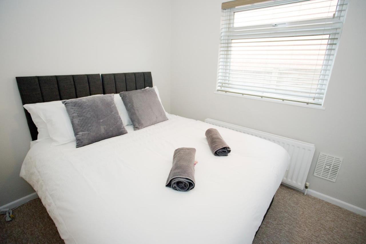 Chine Gardens - 2 Bedroom * Bournemouth